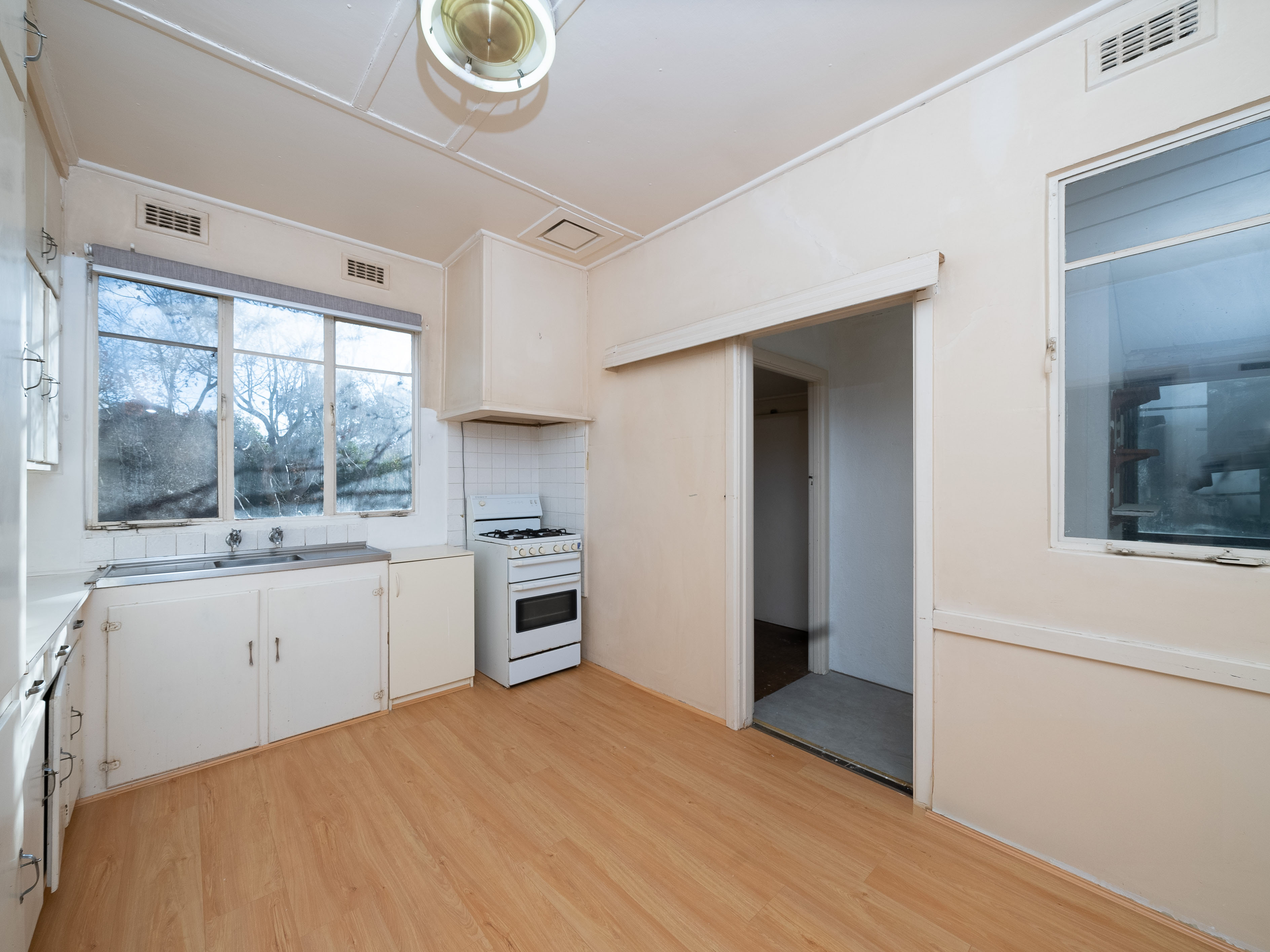 12 Lancewood Av, Heidelberg West VIC 3081